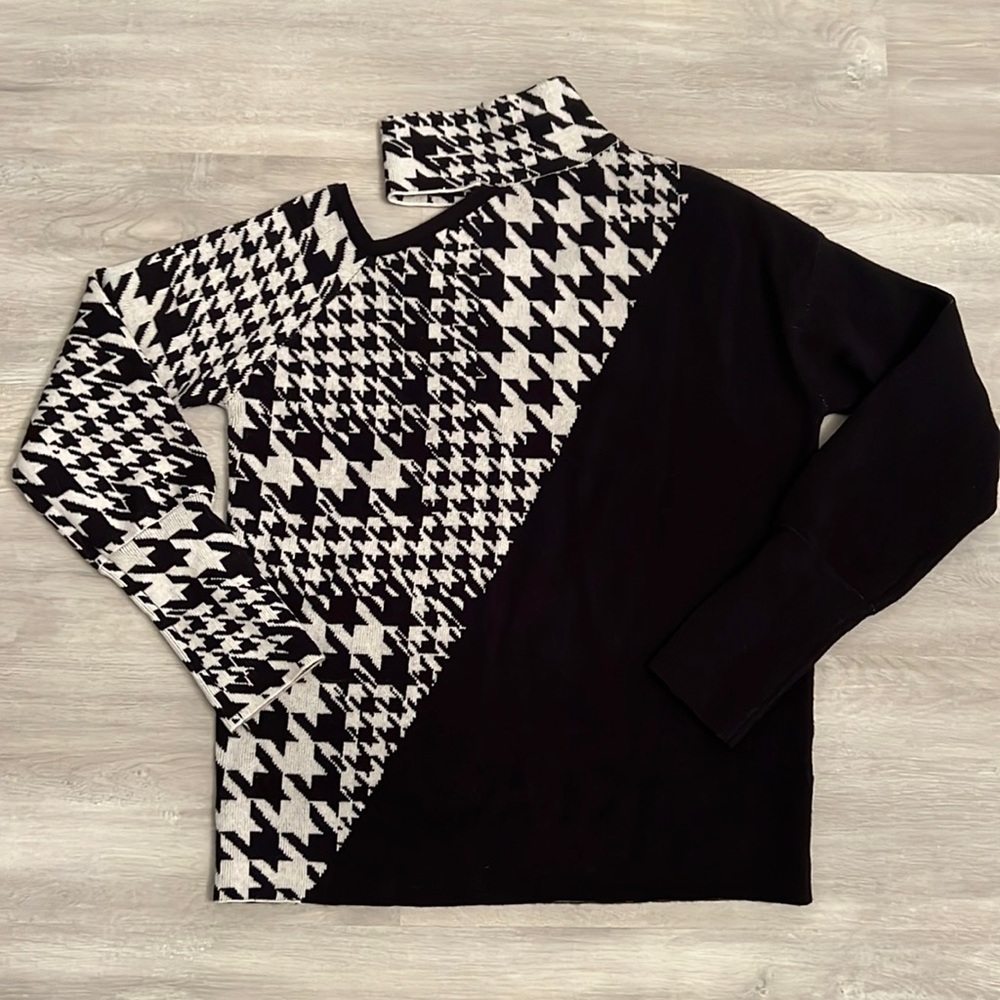 abstract black & white turtleneck sweater